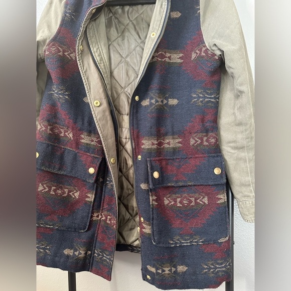 🚨 Coffeeshop Mixed Media Aztec Tribal Patterned Print Hooded Coat. Medium. - Picture 14 of 14